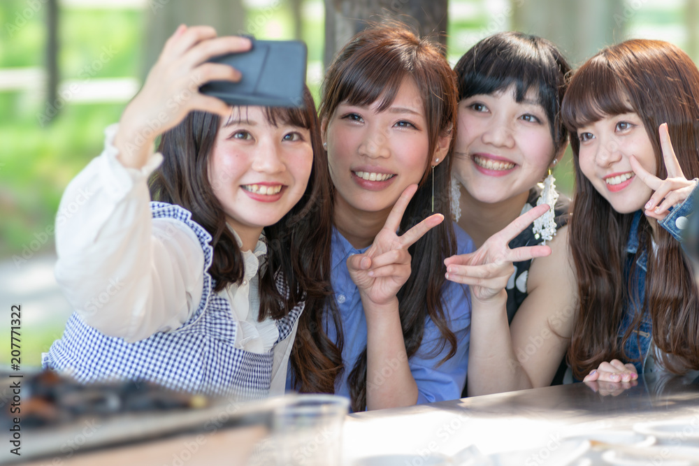 友人同士で